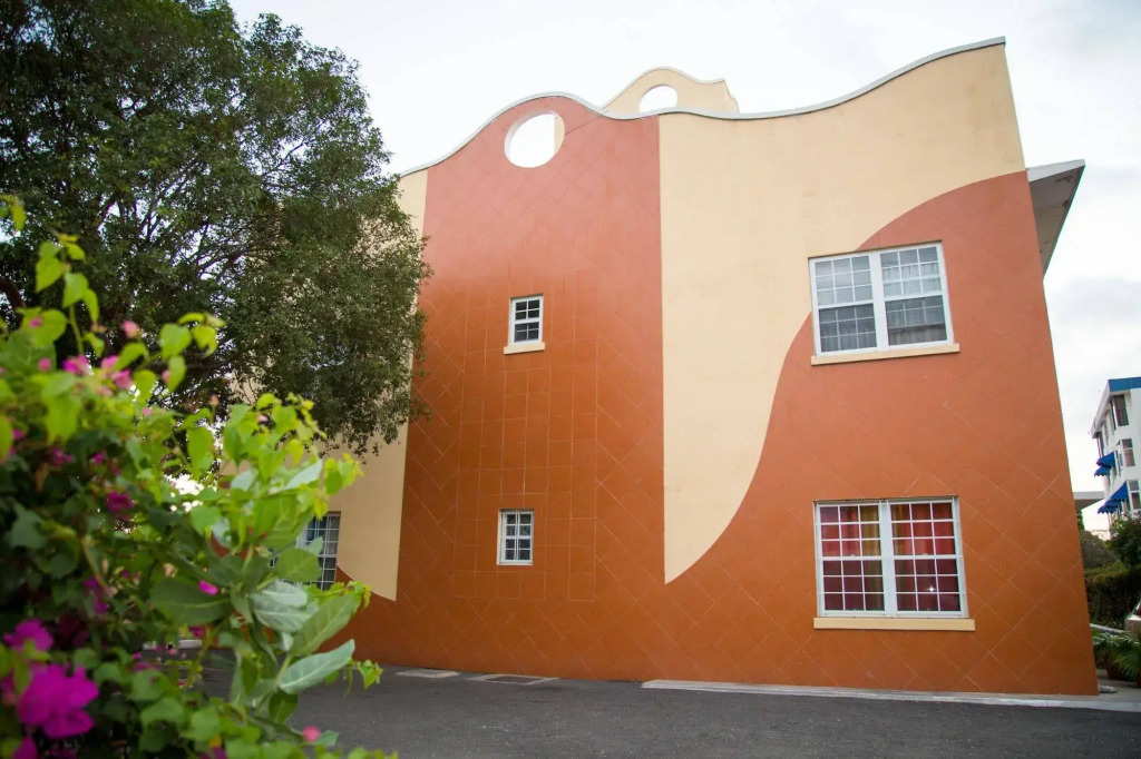 New Kingston Guest Apartment at Westbury
