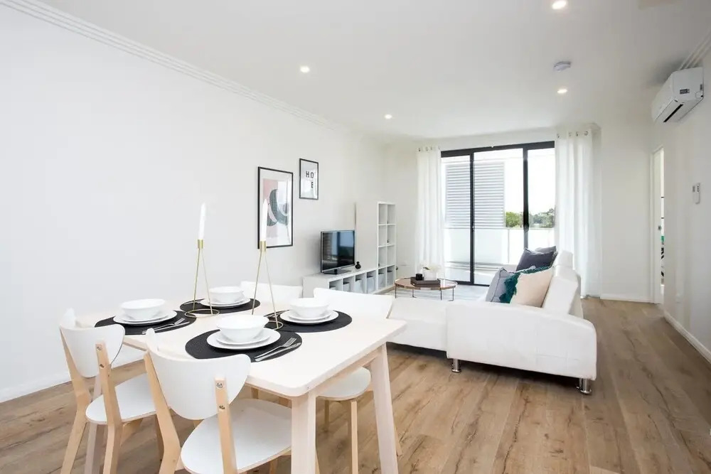 Designer Executive Apartment + Parking near Train
