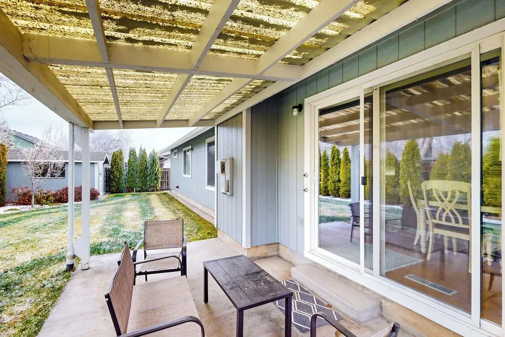 Tranquil Redmond Retreat: Relax & Explore Outdoors