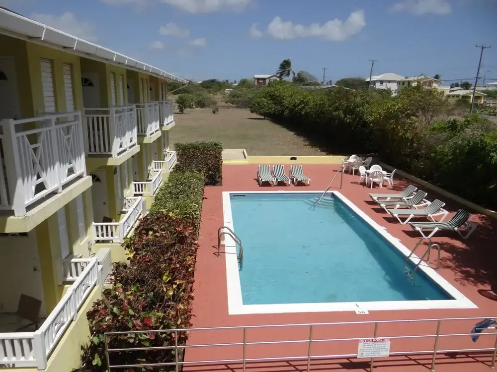 Tropical Winds Apartment Hotel