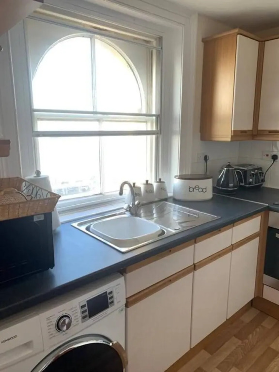 Admirals Harbour View 2-bed Apartment in Harwich