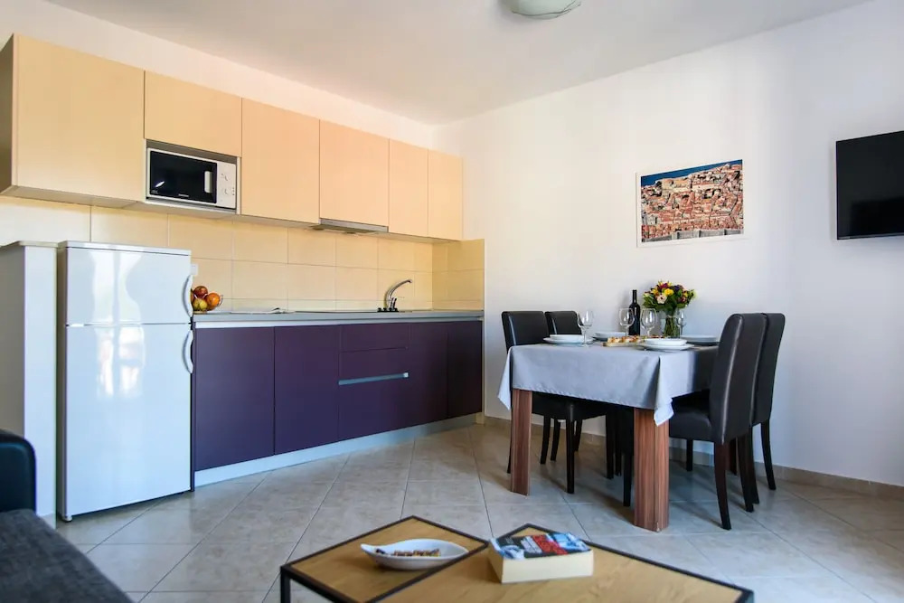 California Apartments 2