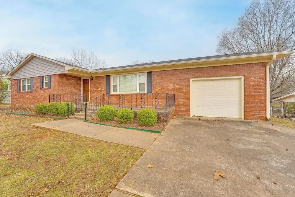 2 Mi to U of A: Centrally Located Home w/ Patio!