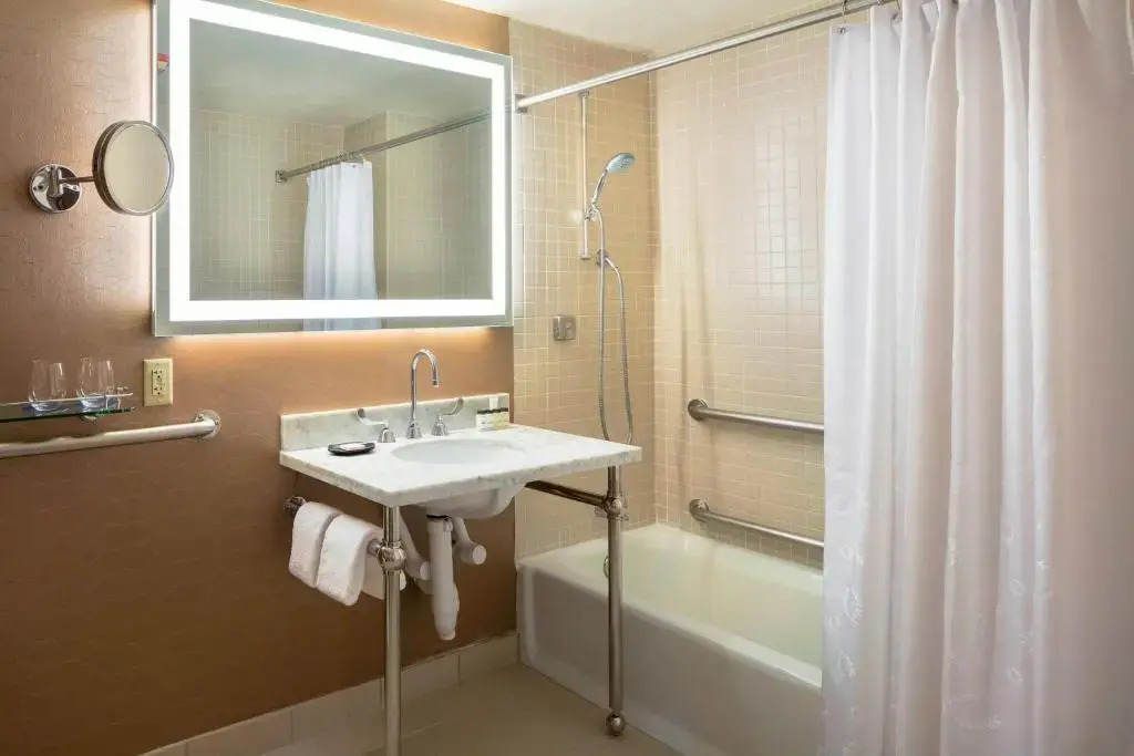 Sheraton Commander Hotel