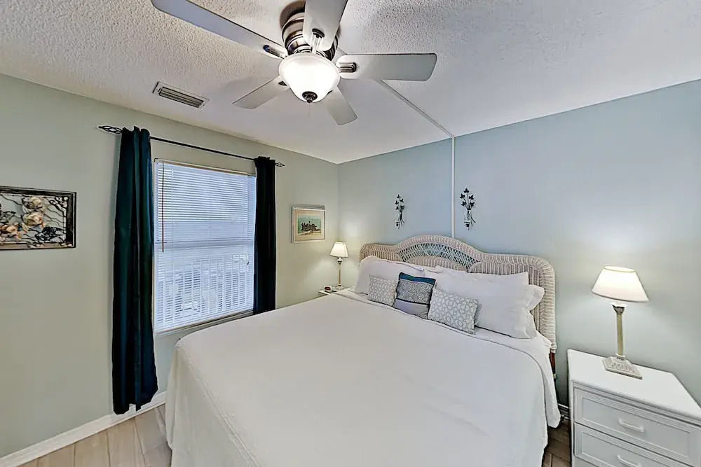 New Listing! Coastal Gem W/ Pool, 1 Block To Beach 1 Bedroom Condo
