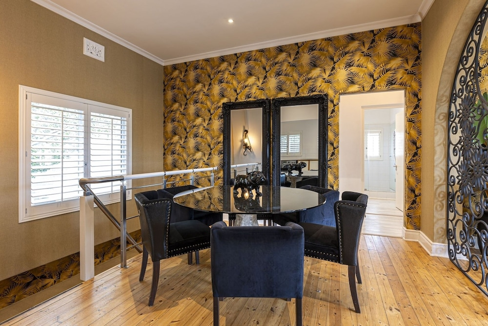 Clifton YOLO Spaces - Clifton Boutique Villa