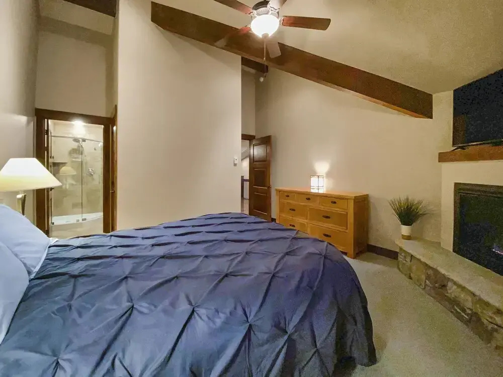 Dewey Placer Lodge 3 Bedroom Home by Redawning