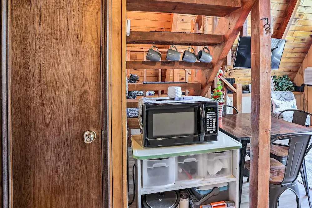 Cozy A-Frame w/ Hot Tub Near Arrowbear Lake