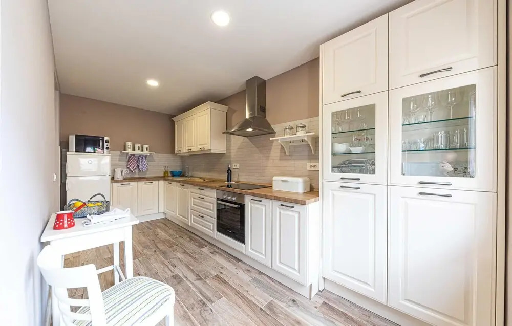 Amazing Home in Vinisce With 4 Bedrooms and Wifi