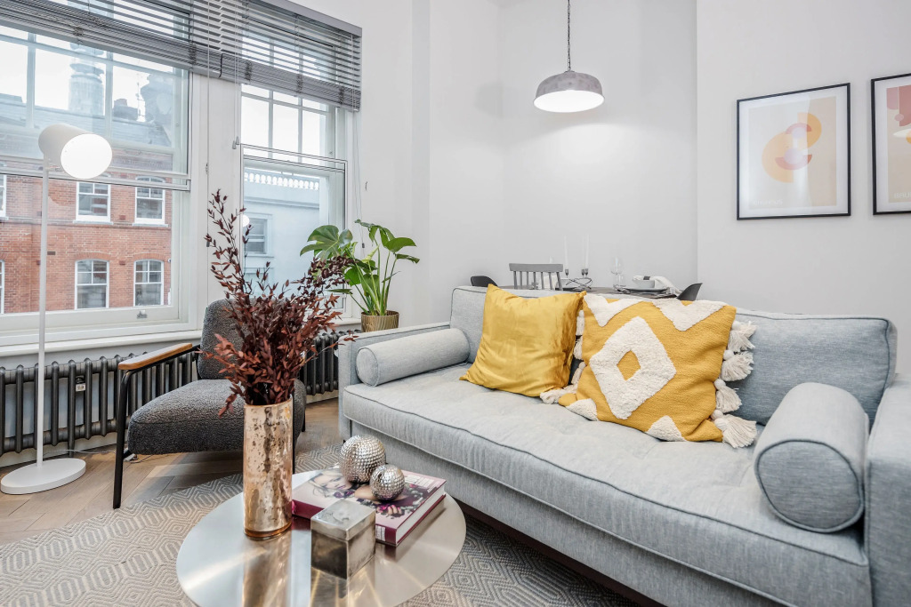 Lumina House - Fitzrovia - by Frankie