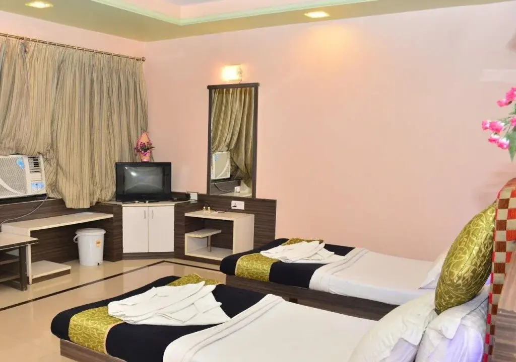 Hotel Anuradha Palace