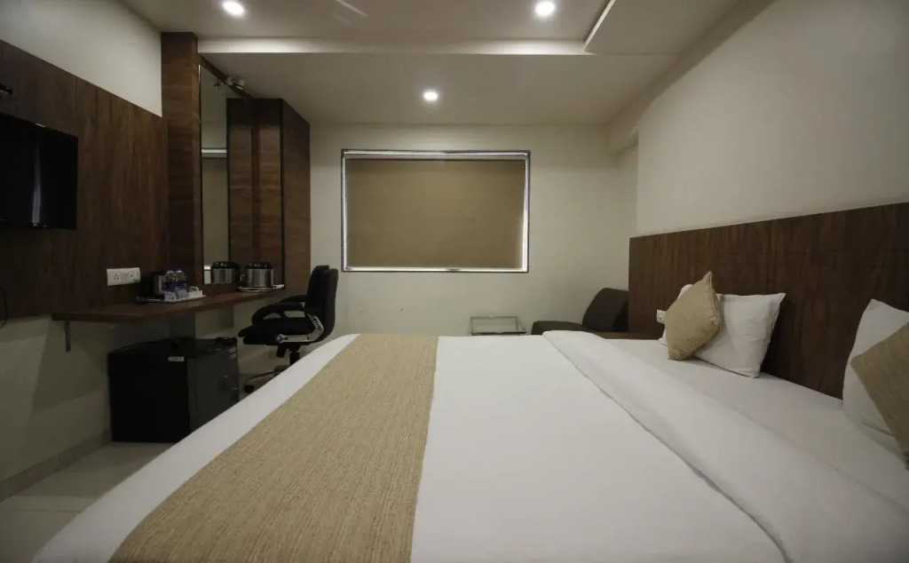 Hotel Limra Surat
