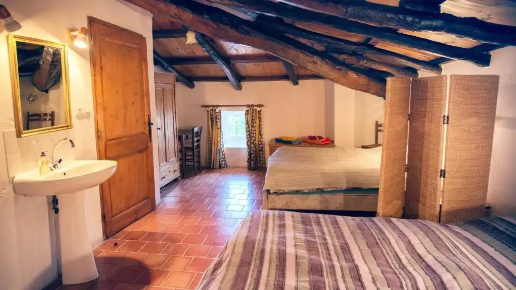 Chambres dHôtes et Gîtes Le Mas Bleu & Spa Resort