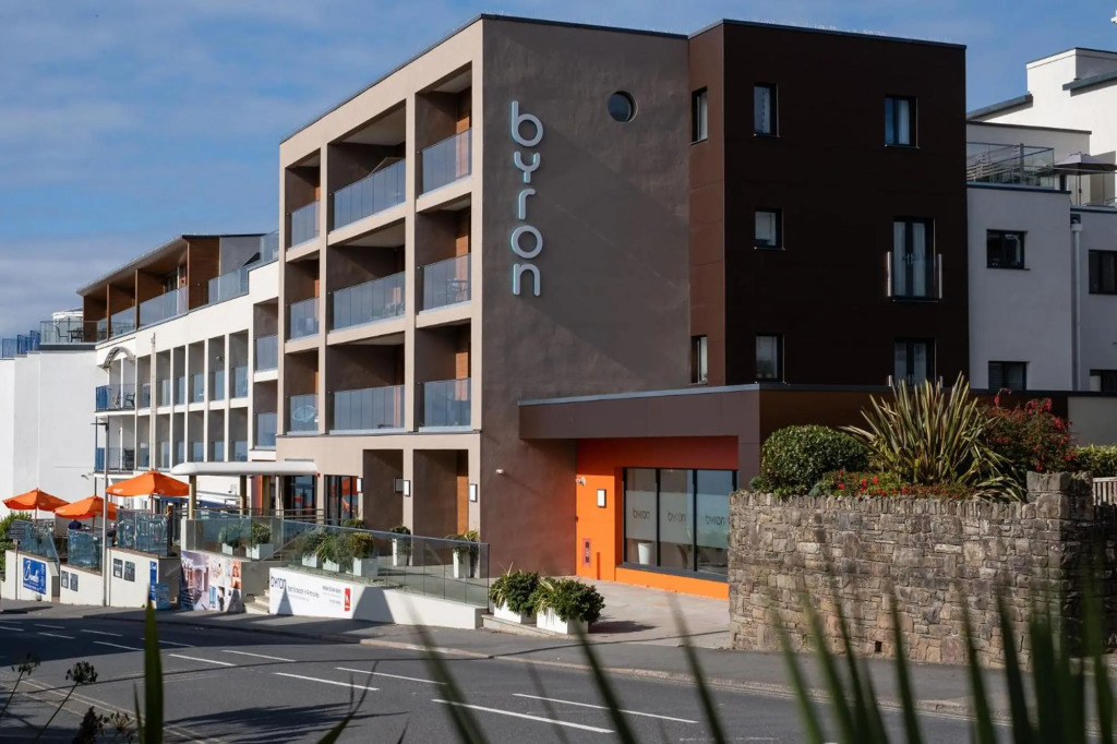 3 Challacombe - Luxury Apartment at Byron Woolacombe, only 4 minute walk to Woolacombe Beach