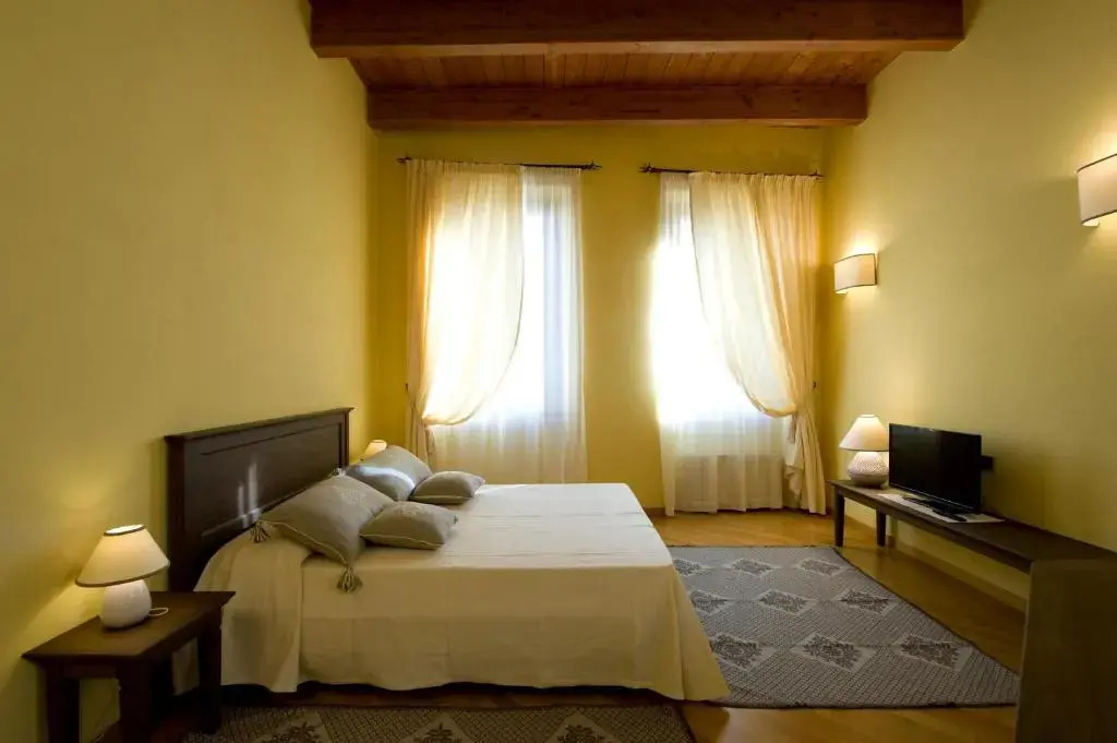 Piazza Azuni 18 Guest House