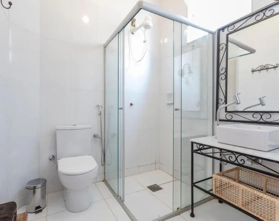 Casarão ESPAÇOSO a 800m do centro, 8 hospedes, pet friendly, garagem para 3 carros