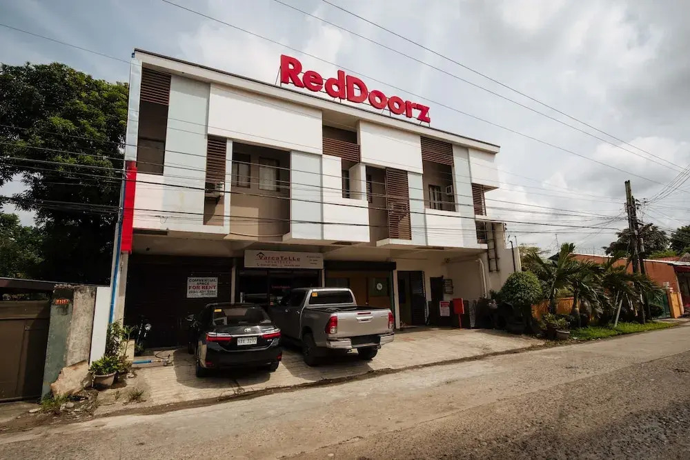 RedDoorz @ Downtown Bacolod
