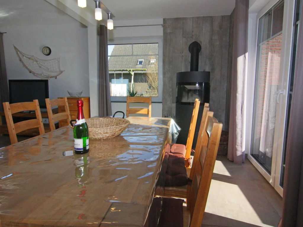Komfortables Ferienhaus in Friedrichskoog-Spitze