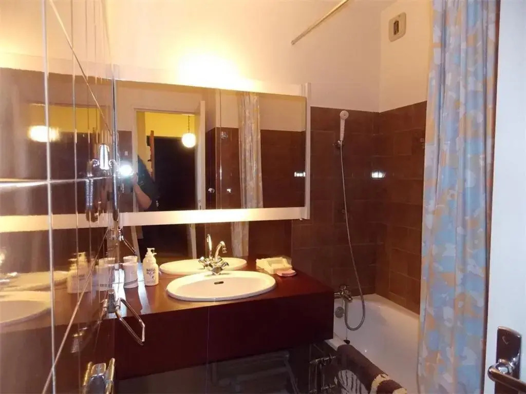 Appartement Bagnères-de-Luchon, 3 pièces, 4 personnes - FR-1-313-128