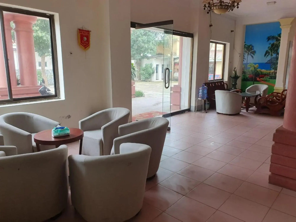 Khách sạn Viễn Đông