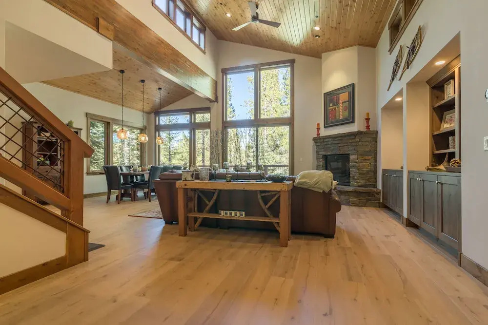 Sawtooth by Avantstay Spacious Pine Tree Cabin w/ Hot Tub