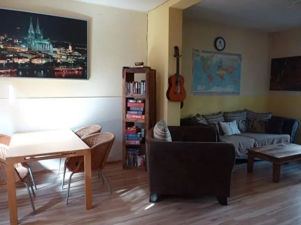 404-Hostel
