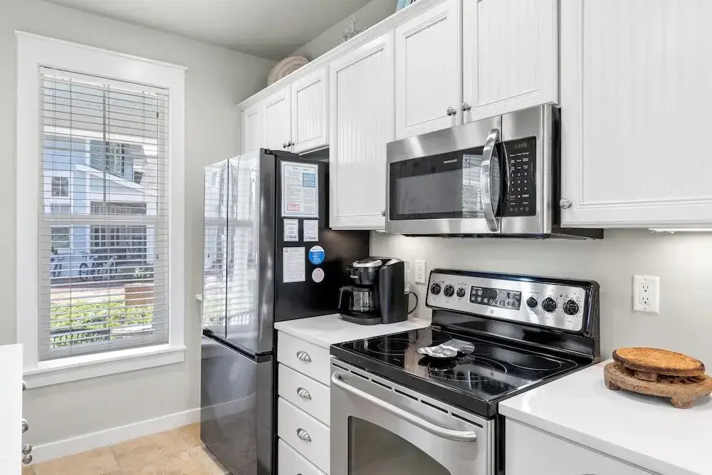 1369 Laurel Grove "the Crows Nest"