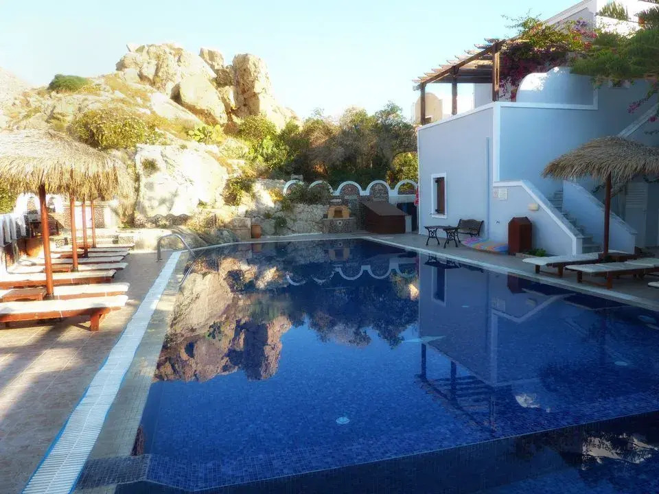 Black Sand Apartments Santorini