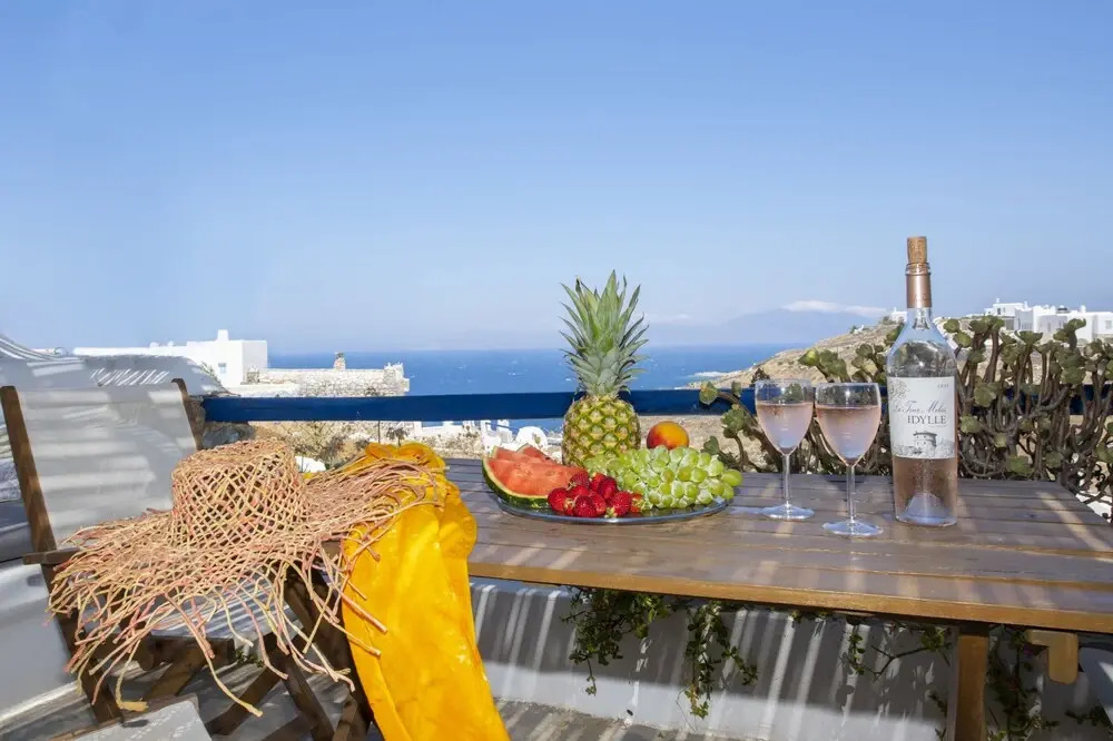 Serene Villa by Stylish Stays