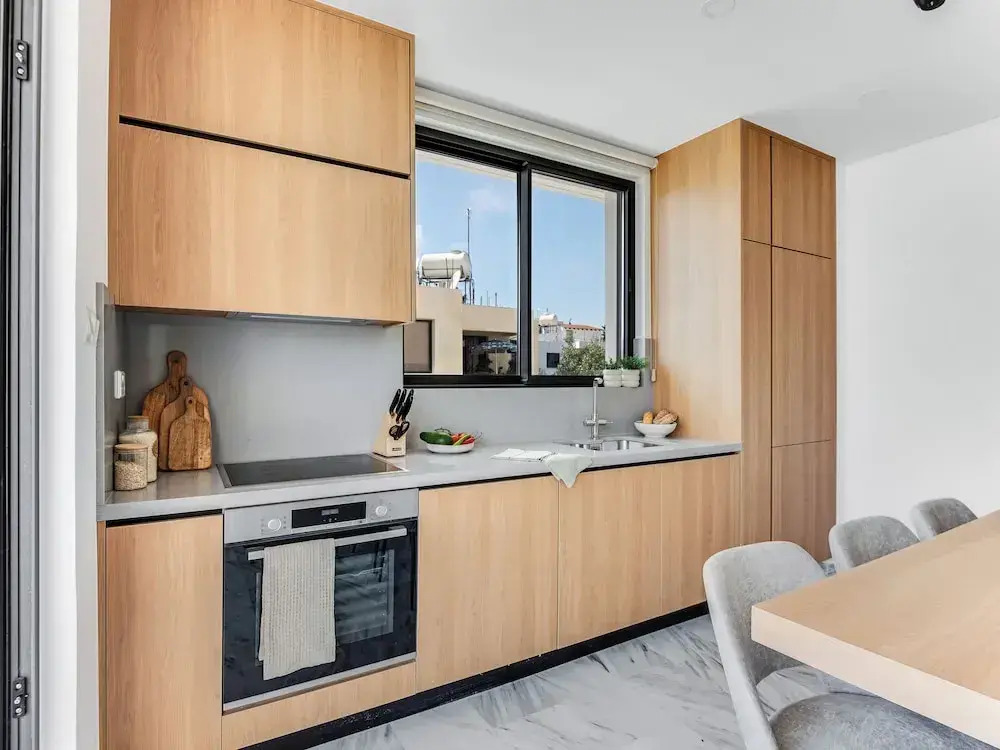 Sanders Olive - Chic 3-bdr Apt With Shared Pool