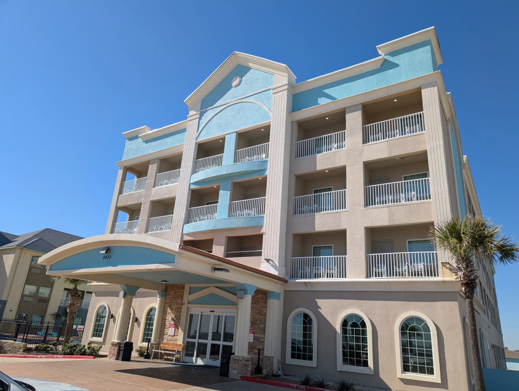 Holiday Inn Express & Suites Galveston West-Seawall by IHG