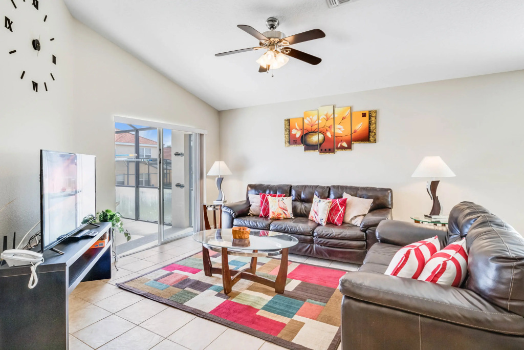 SO136CA - 4 beds pool home - Gated resort, Davenport, US