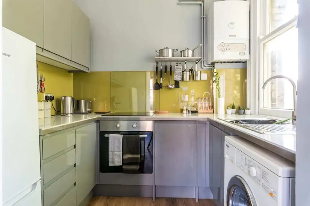 Stunning Flat Near the Beach & Trains