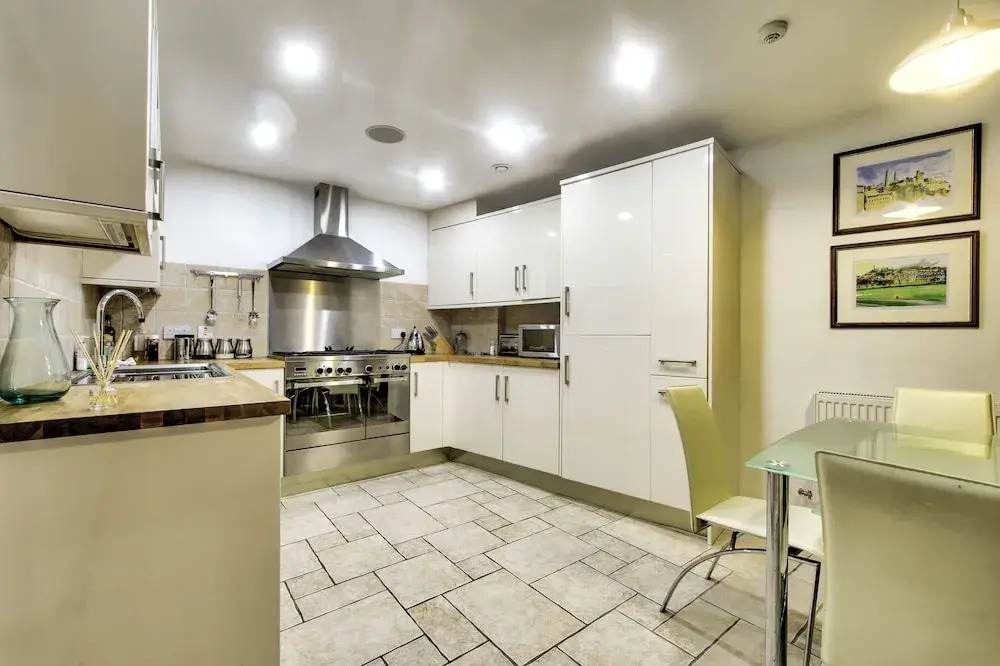 St Stephen Street Apartment