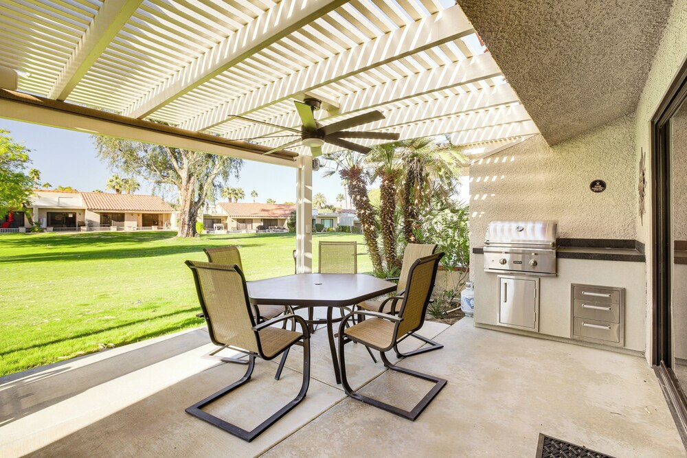 Golf Course On-site: Peaceful Condo in Palm Desert
