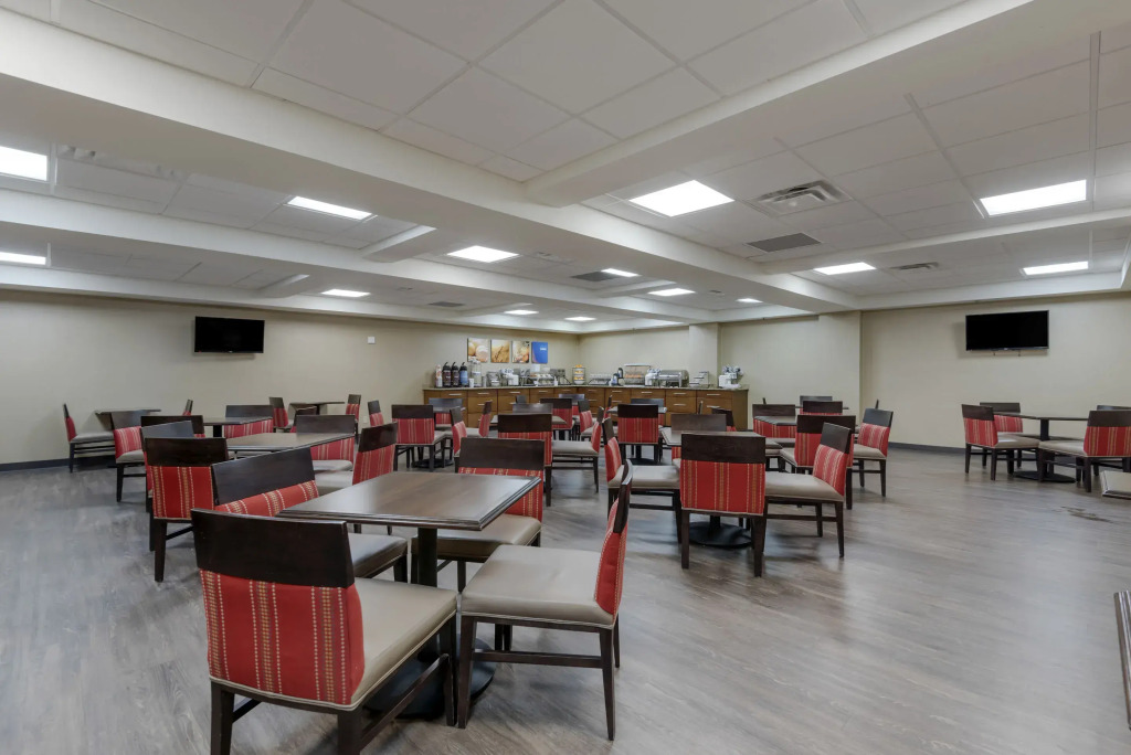 Comfort Inn The Pointe