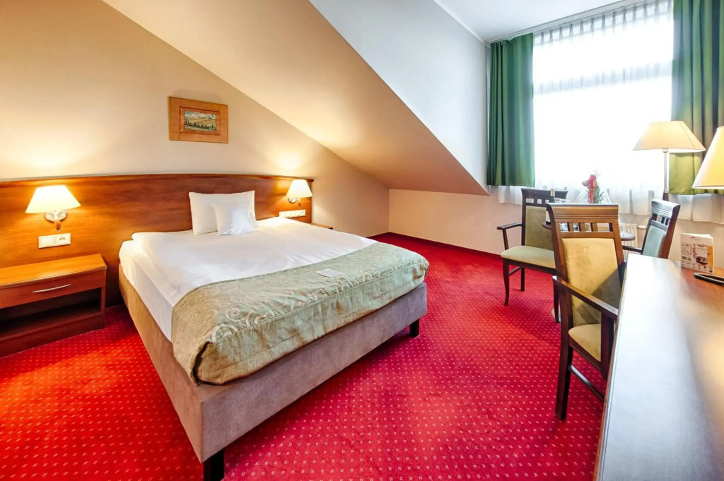 Grand Royal Hotel