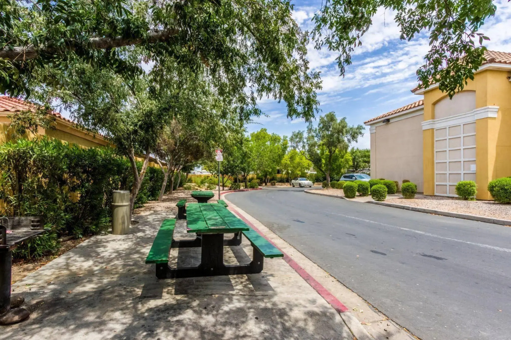 Crossland Economy Studios - Phoenix - Metro - Dunlap Ave.