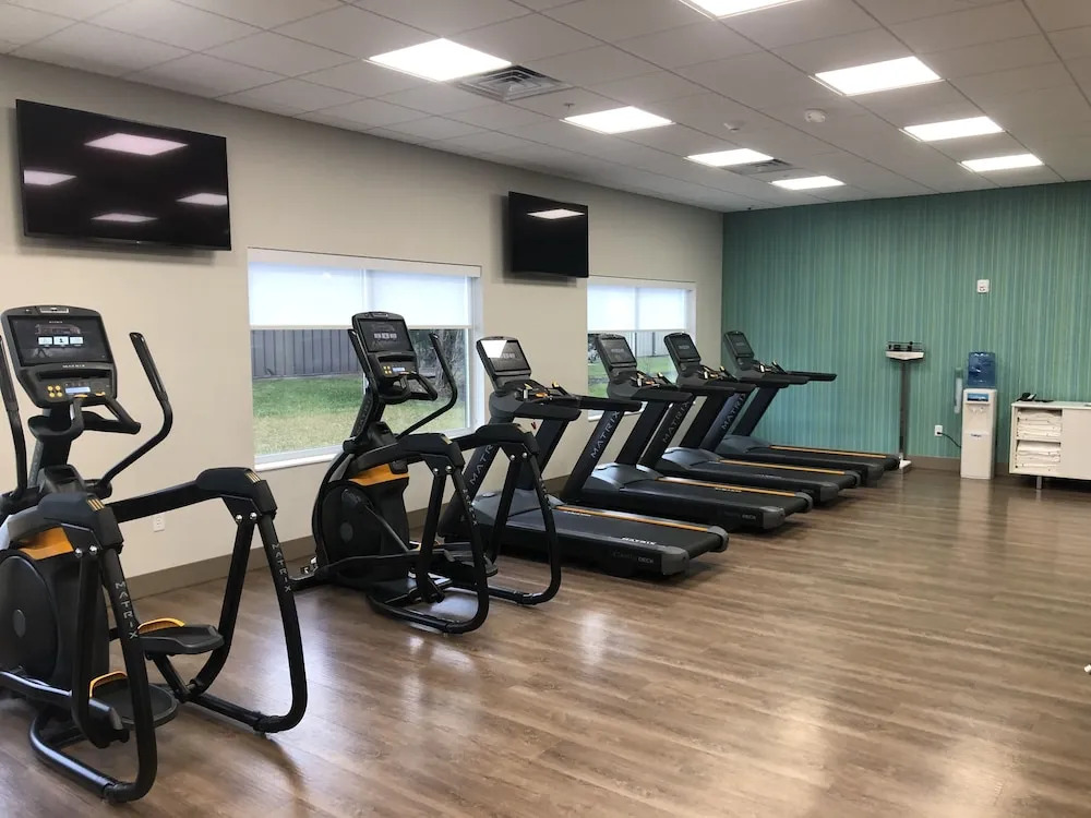 Holiday Inn Express & Suites - Madison West - Middleton by IHG