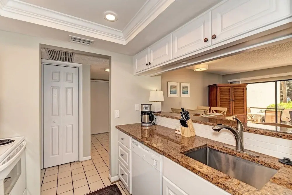 Midnight Cove Ii 412f - Beautiful Canal View! 2 Bedroom Condo