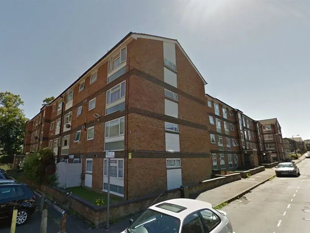 Peace Apartments-Brook House
