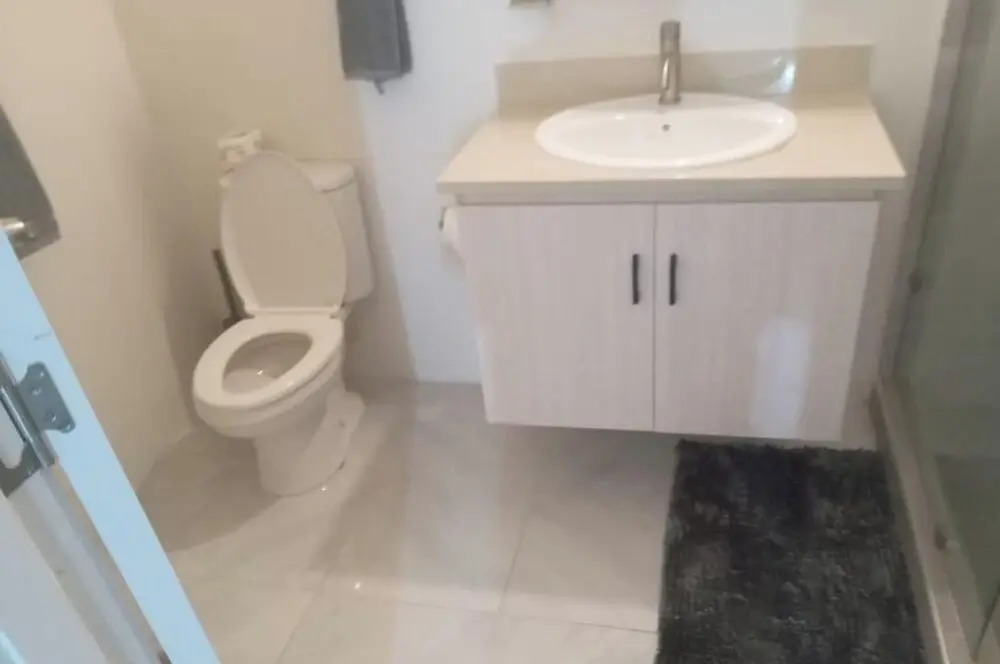 Beach-view 2 Bed Apartment Sleeps 4 - Free Parking