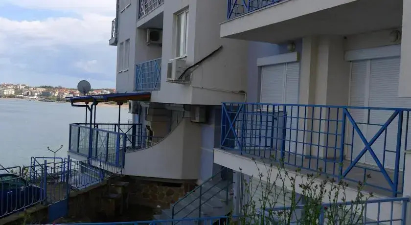 Armi Apartment