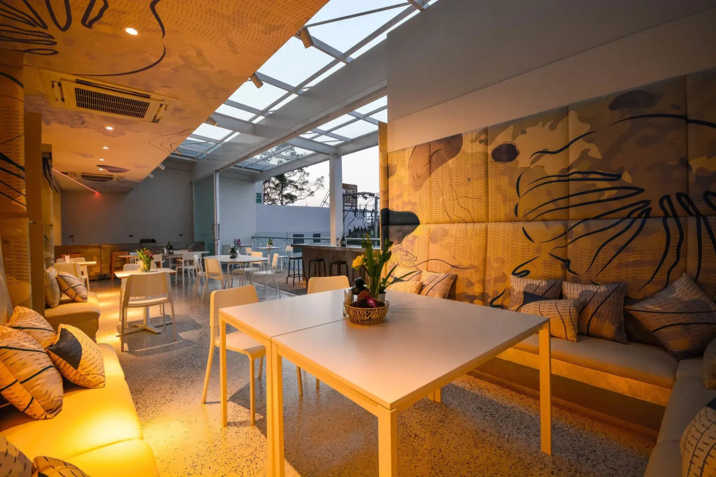 Comet Hotel Surat Thani