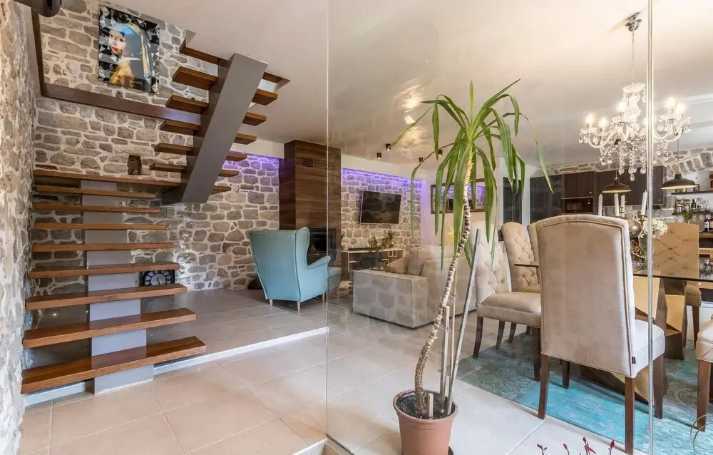 Awesome Home in Solin With 3 Bedrooms, Wifi and Outdoor Swimming Pool