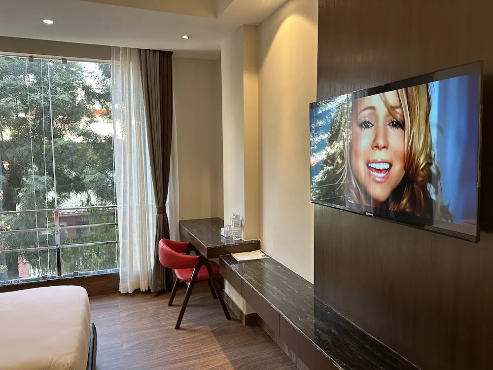 Lakhey Hotel