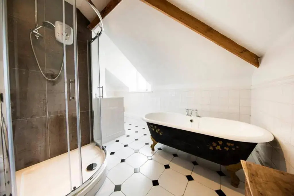 Clifton Spacious 3 Bed Apt & Parking - Simplycheckin