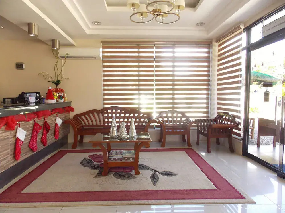 Sea Breeze Hotel