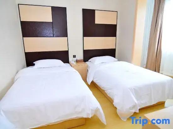Qingdao Jinshancheng Business Hotel (Qingdao North Station Shuiqinggou Subway Station)