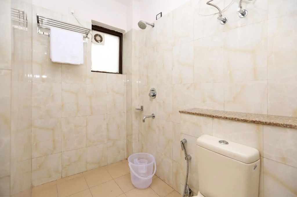 Capital O 8481 Le Tara Residency
